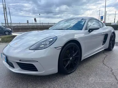 Usata Porsche 718 Cayman 300 CV (220 kW) 2019 Grigio Coupé