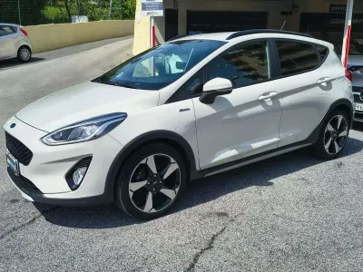 Usata Ford Fiesta Active 86 CV (63 kW) 2020 Bianco pastello Utilitaria