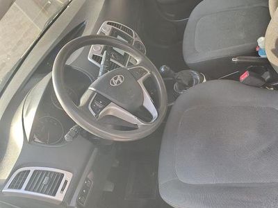 Usata Hyundai i20 78 CV (57 kW) 2012 Grigio Berlina