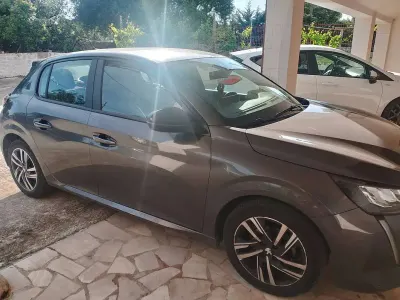 Usata Peugeot 208 Active 75 CV (55 kW) 2023 Grigio Utilitaria