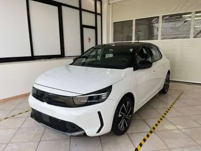 Usata Opel Corsa 101 CV (74 kW) 2023 Bianco Utilitaria