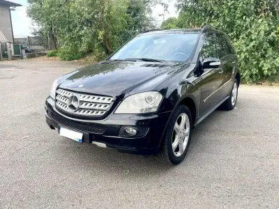 Usata Mercedes ML320 224 CV (164 kW) 2008 Nero SUV
