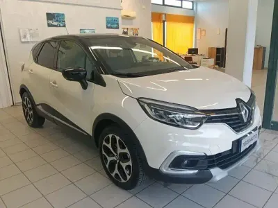 Usata Renault Captur 90 CV (66 kW) 2019 Beige SUV