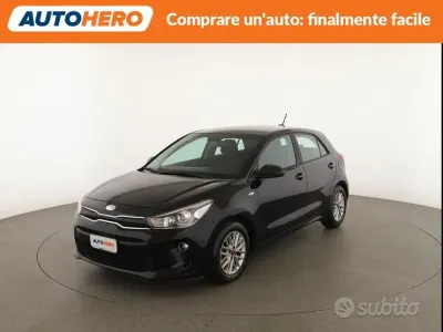 Usata Kia Rio 84 CV (61 kW) 2019 Nero Berlina