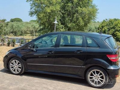 Usata Mercedes B200 140 CV (102 kW) 2009 Monovolume