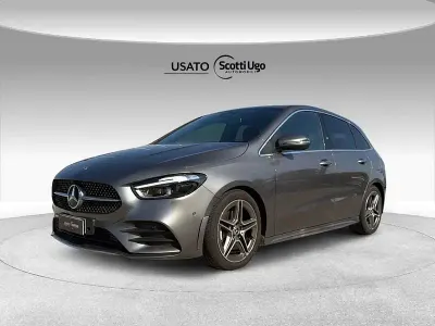Usata Mercedes 180 AMG Line Premium 116 CV (85 kW) 2025 Grigio Berlina