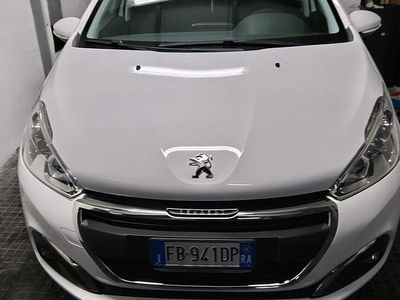 Usata Peugeot 208 Allure 75 CV (55 kW) 2016 Bianco Utilitaria