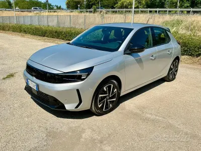 Usata Opel Corsa 101 CV (74 kW) 2025 Grigio Utilitaria