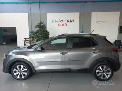 Usata Kia Stonic Style 84 CV (61 kW) 2023 Grigio SUV