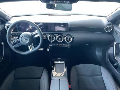 Nuova Mercedes A180 Advanced Plus 116 CV (85 kW) 2025 Grigio montagna ; Berlina