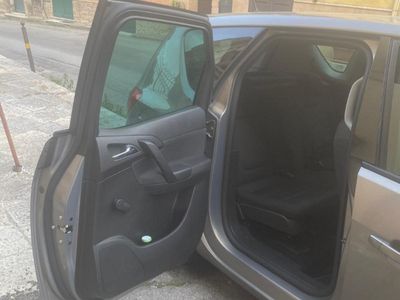 Usata Opel Meriva 95 CV (69 kW) 2012 Grigio Monovolume