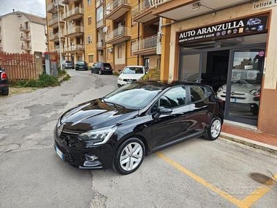 Używany Renault Clio V 100 KM (73 kW) 2022 Czarny Sedan/Limuzyna