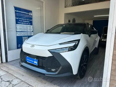 Usata Toyota C-HR Trend 152 CV (111 kW) 2024 Bianco SUV