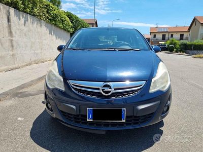 Usata Opel Corsa 85 CV (62 kW) 2012 Blu Berlina