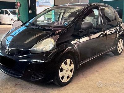 Usata Toyota Aygo 68 CV (50 kW) 2009 Grigio Utilitaria