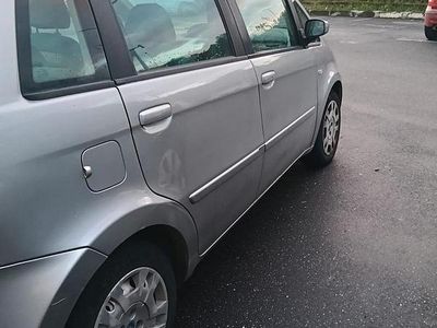 Usata Fiat Idea 69 CV (50 kW) 2004 Grigio Monovolume