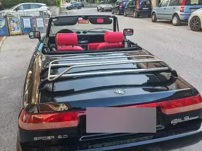 Usata Alfa Romeo Spider 122 CV (89 kW) 1990 Nero Cabrio
