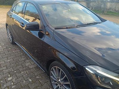 Usata Mercedes A200 109 CV (80 kW) 2017 Nero Berlina