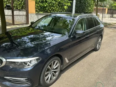 Usata BMW 520 Luxury Line 190 CV (139 kW) 2019 Blu/azzurro Station wagon