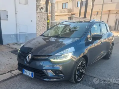 Occasion Renault Clio GrandTour 90 ch (66 kW) 2018 Gris Break