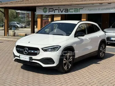 Usata Mercedes GLA180 136 CV (100 kW) 2022 Bianco SUV