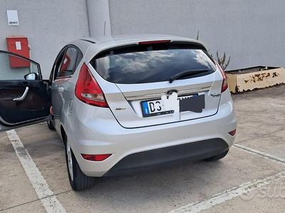 Usata Ford Fiesta 80 CV (58 kW) 2008 Grigio Utilitaria