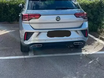 Usata VW T-Roc 150 CV (110 kW) 2023 Grigio SUV