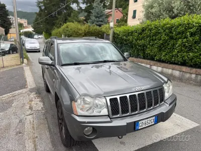Usata Jeep Grand Cherokee Overland 218 CV (160 kW) 2007 Grigio SUV