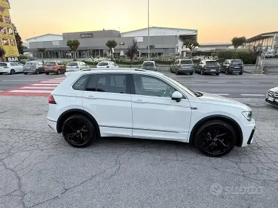 Usata VW Tiguan R-line 131 CV (96 kW) 2019 Bianco SUV