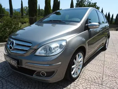Usata Mercedes B200 140 CV (102 kW) 2007 Grigio Monovolume