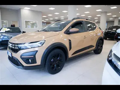 Usata Dacia Sandero Extreme 100 CV (73 kW) 2024 Grigio chiaro