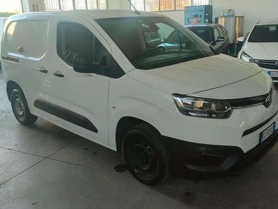 Usata Toyota Proace City City 102 CV (75 kW) 2021 Bianco Monovolume