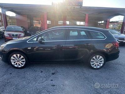Usata Opel Astra Cosmo 131 CV (96 kW) 2014 Nero Station wagon