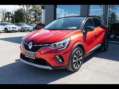 Usata Renault Captur Techno 143 CV (105 kW) 2023 Rosso met SUV