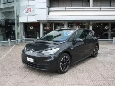 Usata VW ID.3 Pro Performance 150 kW (204 CV) 2023 Nero Utilitaria