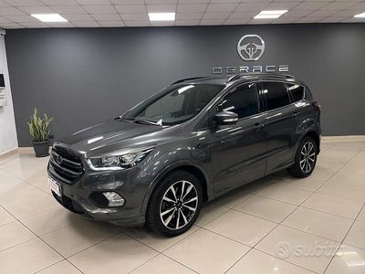 Usata Ford Kuga ST-Line 120 CV (88 kW) 2017 Grigio SUV