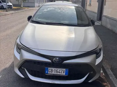 Usata Toyota Corolla Style 98 CV (72 kW) 2020 Grigio Berlina