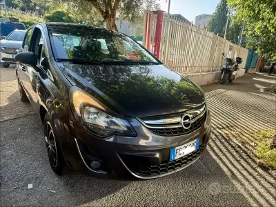 Usata Opel Corsa 86 CV (63 kW) 2012 Grigio Utilitaria