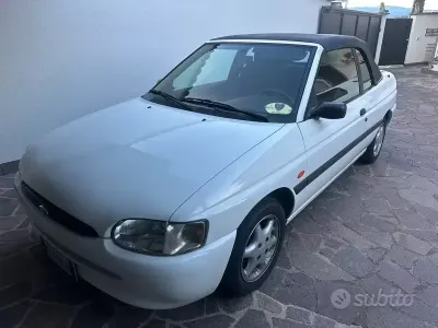 Usata Ford Escort Cabriolet 105 CV (77 kW) 1995 Bianco Cabrio