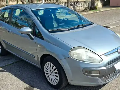 Usata Fiat Punto 77 CV (56 kW) 2010 Utilitaria