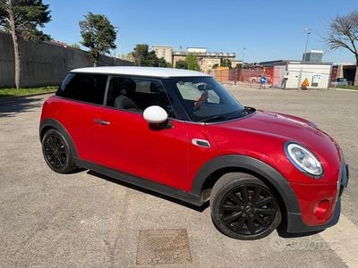 Occasion Mini Cooper D Business 116 ch (85 kW) 2017 Rouge Citadine