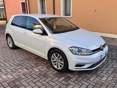 Begagnad VW Golf VII Business 116 HK (85 kW) 2018 Vit Sedan