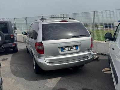 Usata Chrysler Voyager 143 CV (105 kW) 2008 Grigio Monovolume