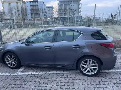 Usata Lexus CT200h Executive Line 99 CV (72 kW) 2017 Grigio Berlina