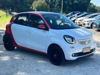 Usata Smart ForFour 90 CV (66 kW) 2016 Bianco Utilitaria