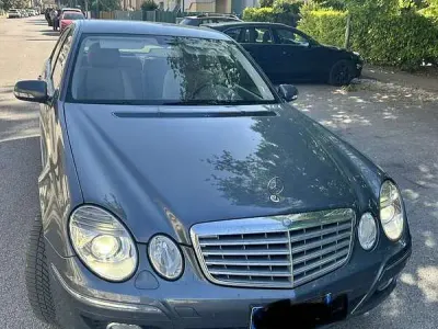 Begagnad Mercedes E280 Elegance 231 HK (169 kW) 2007 Grå Sedan