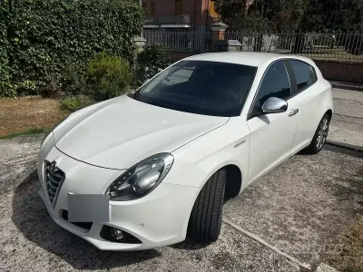 Usata Alfa Romeo Giulietta 150 CV (110 kW) 2014 Bianco Utilitaria