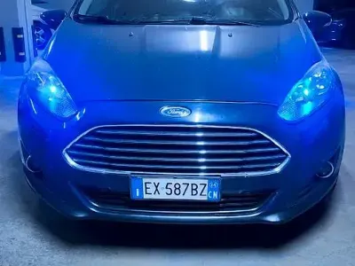 Usata Ford Fiesta 97 CV (71 kW) 2014 Bluazzurro Utilitaria