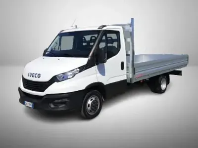 Usata Iveco Daily 136 CV (100 kW) 2022 Bianco Furgone