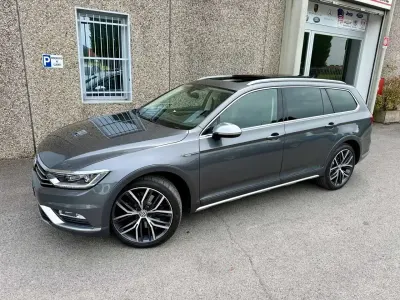 Usata VW Passat Alltrack Highline 239 CV (175 kW) 2017 Grigio Station wagon